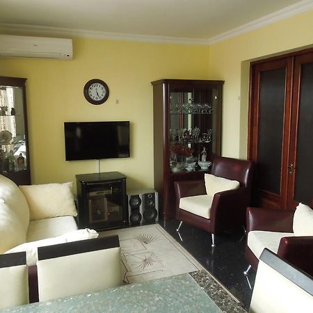 Lika'S Apartment Batumi Phòng bức ảnh